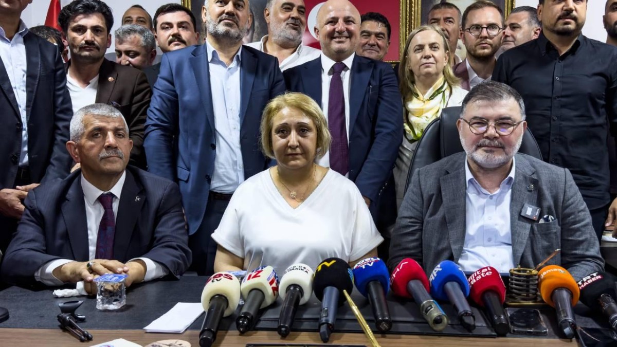 Menderes Belediyesi AKP'ye geçti
