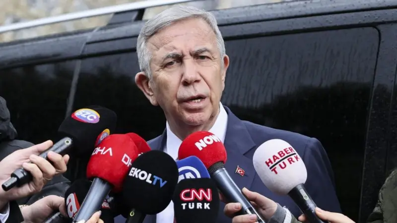 Mansur Yavaş ile sekiz ilçe belediye başkanı CHP'den istifa etti